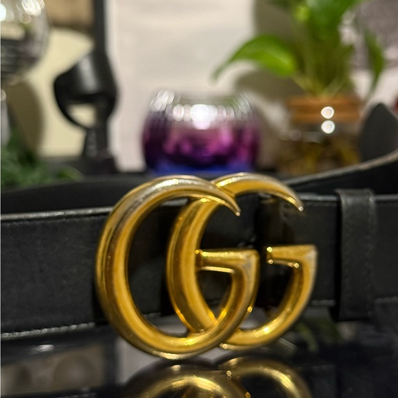 Gucci Black and Gold Leather Belt with Iconic GG Buckle - Picture 1 of 7
